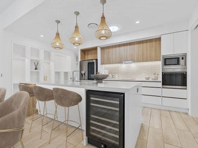 /international/au/76-40-menzies-drive-pacific-paradise-qld-151421264/