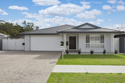 /international/au/32-murphy-street-thrumster-nsw-152729792/