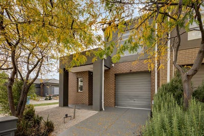 /international/au/21-admiralty-lane-sydenham-vic-150983632/