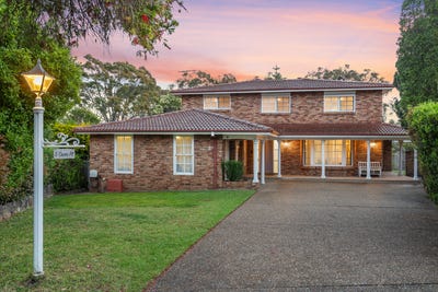 /international/au/5-owen-place-illawong-nsw-152654056/
