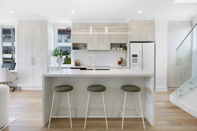 /international/au/1-17-bruce-avenue-paradise-point-qld-148087976/