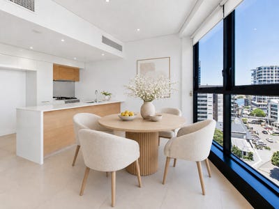 /international/au/type-d-level-10-37-finnegan-street-hamilton-qld-150522916/