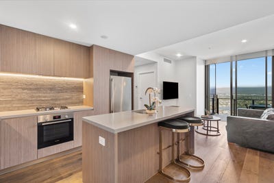 /international/au/15308-5-the-darling-avenue-broadbeach-qld-151005580/