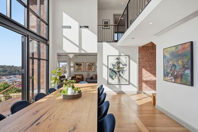/international/au/19-carr-street-north-hobart-tas-151060864/