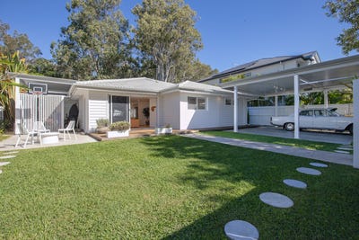/international/au/126-acanthus-avenue-burleigh-waters-qld-151329680/