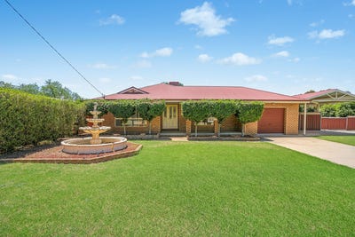 /international/au/33-35-boundary-road-narrandera-nsw-146760576/