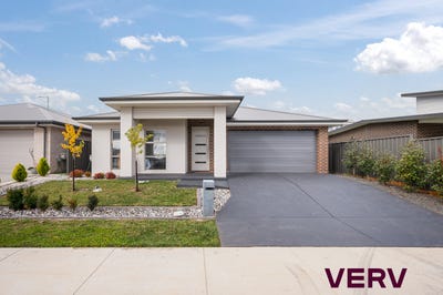 /international/au/12-mccauley-avenue-googong-nsw-151332492/