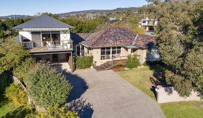 /international/au/8-marcus-court-dromana-vic-151639968/