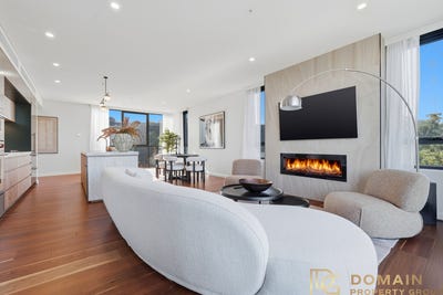 /international/au/a501-89-john-whiteway-drive-gosford-nsw-150997608/
