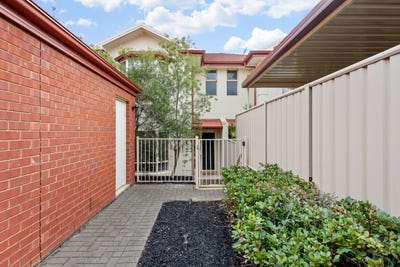 /international/au/5-412-yatala-vale-road-surrey-downs-sa-151227676/