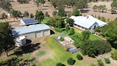 /international/au/the-old-school-house-denham-street-leadville-via-dunedoo-nsw-151258368/