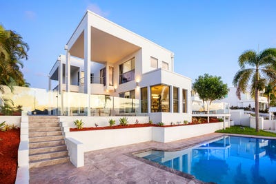 /international/au/49-sir-bruce-small-boulevard-benowa-waters-qld-152433008/
