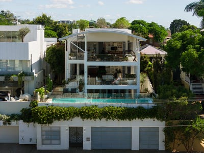 /international/au/22-langside-road-hamilton-qld-150537952/