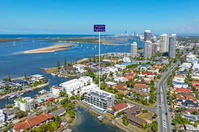 /international/au/102-33-37-madang-crescent-runaway-bay-qld-150890792/