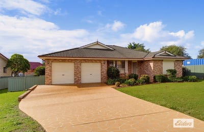/international/au/1-clarke-close-wingham-nsw-151533700/