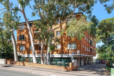 /international/au/15-52-speed-street-liverpool-nsw-151000164/