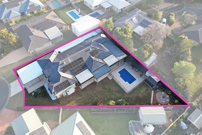 /international/au/17-jacob-court-bellmere-qld-152463148/