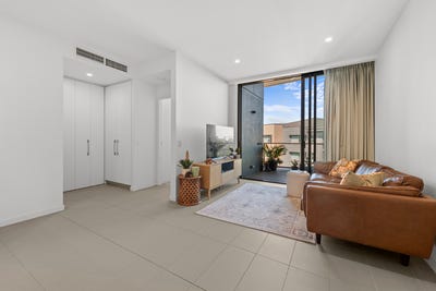 /international/au/4502-18-parkside-circuit-hamilton-qld-151300420/