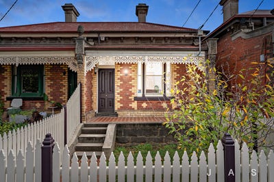 /international/au/82-barnett-street-kensington-vic-151127508/