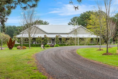 /international/au/243-knox-road-romsey-vic-151176080/