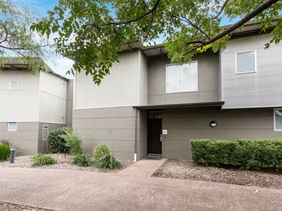 /international/au/villa-31-165-thompsons-road-pokolbin-nsw-151165960/