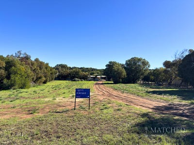 /international/au/19-watson-place-dongara-wa-204544904/