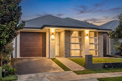 /international/au/134-sinclair-parade-jordan-springs-nsw-151355272/