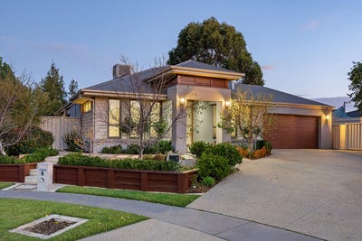 /international/au/6-portland-place-strathfieldsaye-vic-151305664/