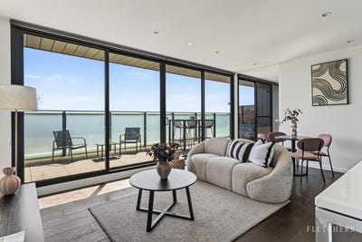 /international/au/106-5-curlew-court-doncaster-vic-152602496/