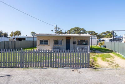 /international/au/32-bonham-street-leeman-wa-148504572/