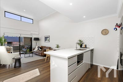/international/au/9-3-paget-street-hilton-wa-152545068/