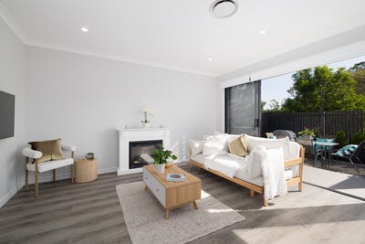 /international/au/51-mckendry-drive-cameron-park-nsw-150947572/