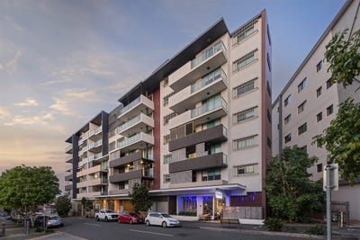 /international/au/13-12-sanders-street-upper-mount-gravatt-qld-152560080/