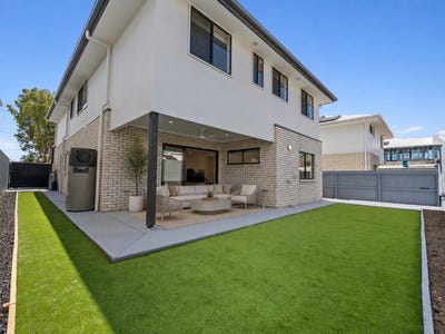 /international/au/18-gross-avenue-hemmant-qld-152176480/