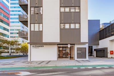 /international/au/307-35-furzer-street-phillip-act-151393372/