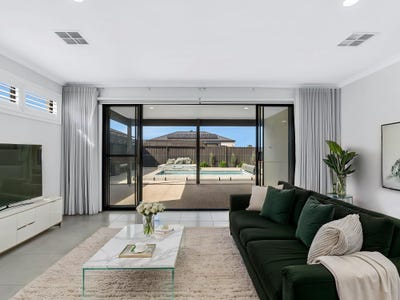 /international/au/27-symphony-parkway-junction-village-vic-152348868/