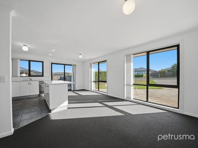 /international/au/26-millview-drive-oakdowns-tas-151156444/