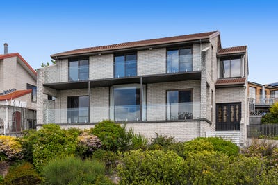 /international/au/28-invercargill-road-mount-nelson-tas-152657180/