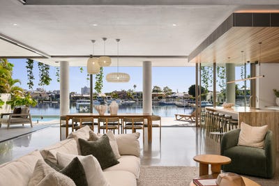 /international/au/17-neerim-drive-mooloolaba-qld-152347060/