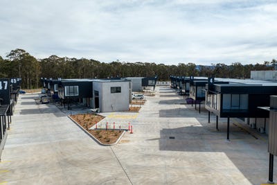 /international/au/17-norfolk-avenue-south-nowra-nsw-504581112/