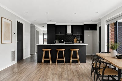 /international/au/1-14-amaroo-way-newborough-vic-152067016/