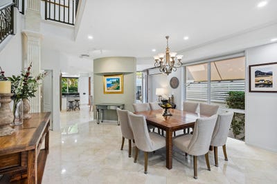 /international/au/1-44-tedder-avenue-main-beach-qld-151400928/