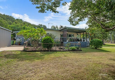 /international/au/7-alpine-court-esk-qld-151238176/