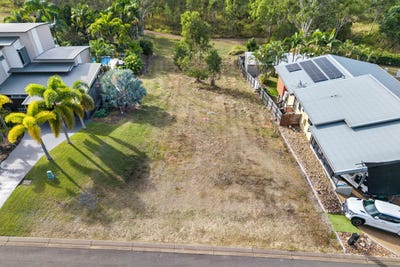 /international/au/14-retreat-avenue-norman-gardens-qld-204543900/