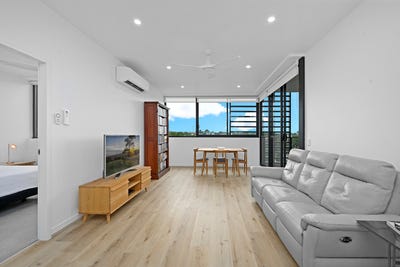 /international/au/702-81b-lord-sheffield-circuit-penrith-nsw-151406796/