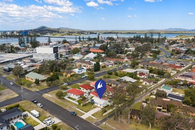 /international/au/2-lake-street-tuncurry-nsw-152294912/