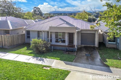 /international/au/42b-howey-street-gisborne-vic-151219052/
