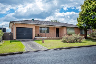 /international/au/2-gollan-street-wingham-nsw-152659844/