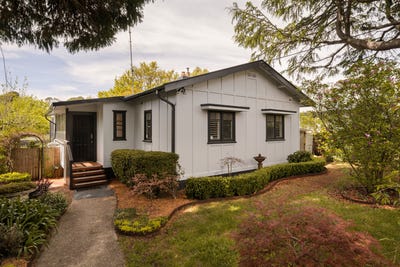 /international/au/15-mort-street-katoomba-nsw-152489980/