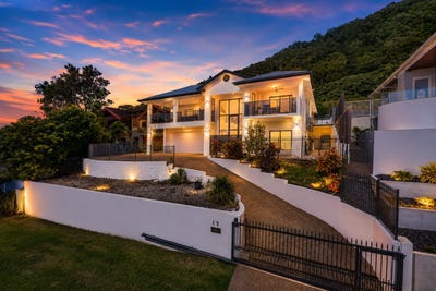 /international/au/13-trumpeter-street-kanimbla-qld-151346248/